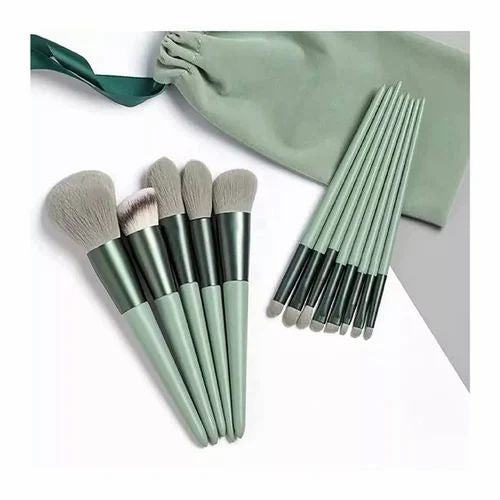 Celebrity Makeup Brush Set With Soft Fluffy Pouch