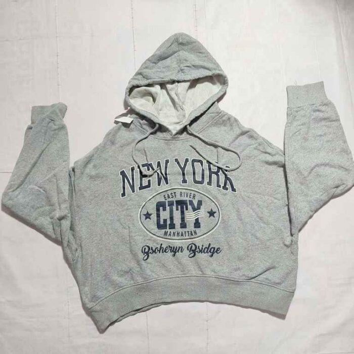 New York City Manhattan Graphic Hoodie - East River Design